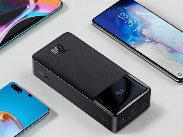 پاور بانک فست شارژ 30000 میلی آمپر بیسوس مدل Bipow Digital Display PPDML-N01