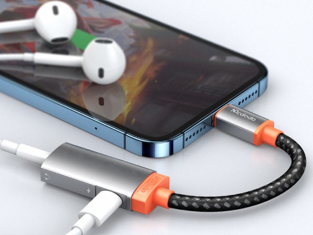 مبدل لایتنینگ به صدا AUX و پورت شارژ مک دودو مدل CA-6710