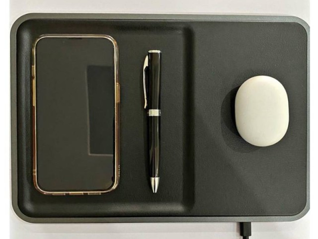 شارژر وایرلس و استند لوازم جانبی چندکاره پاورولوژی مدل Valet Wireless Charging Station PWLCBK