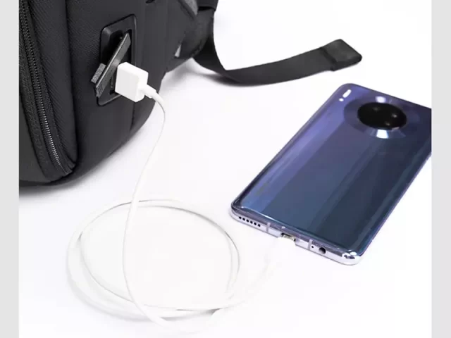 کوله پشتی لپ تاپ USB دار بنج مدل  BG-7261 مناسب برای لپ تاپ 15.6 اینچی