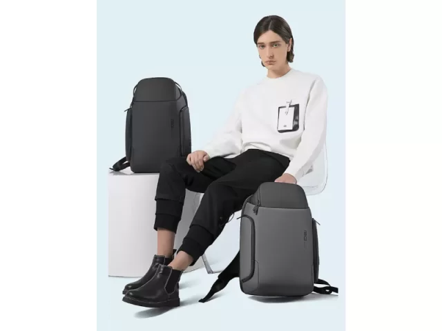 کوله پشتی حرفه‌ای ضد آب لپ تاپ USB دار بنج مدل  BG-7277 مناسب برای لپ تاپ 15.6 اینچی