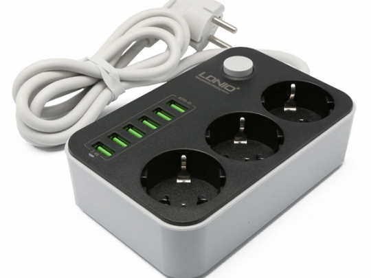 سه راهی برق و شارژر الدینیو مدل SE3631