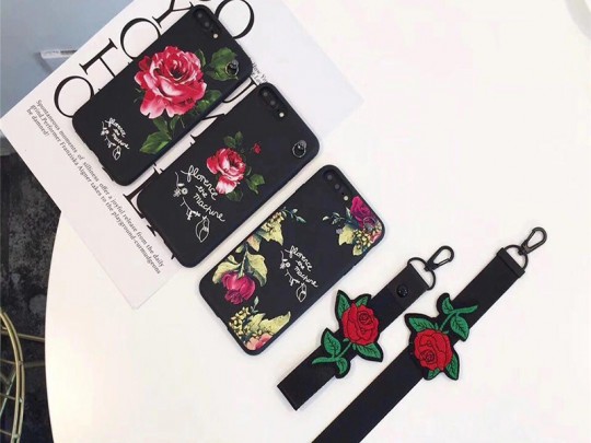 کاور مدل گل رز در شب مناسب برای گوشی آیفون 6Plus