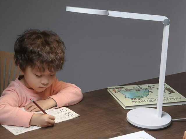 چراغ رومیزی ورژن اتصال بی سیم Zhirui LED table lamp National AA-level blue light wifi version