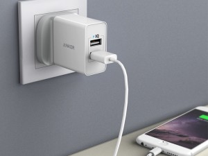 شارژر دیواری فست شارژ انکر مدل A2022 2-Port USB Charger