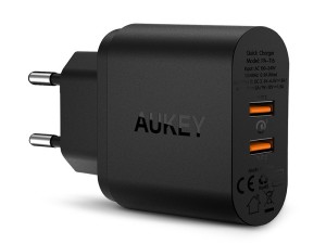 شارژر دیواری فست شارژ آکی مدل PA-T16