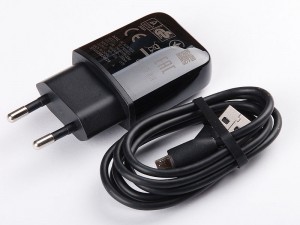 شارژر دیواری htc مدل TC P900-EU همراه با کابل