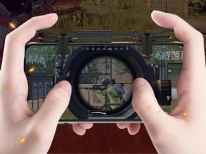 دسته بازی موبایل مخصوص PUBG راک  Rock Retractable Shooting Game Controller For PUBG کاملا مناسب دست