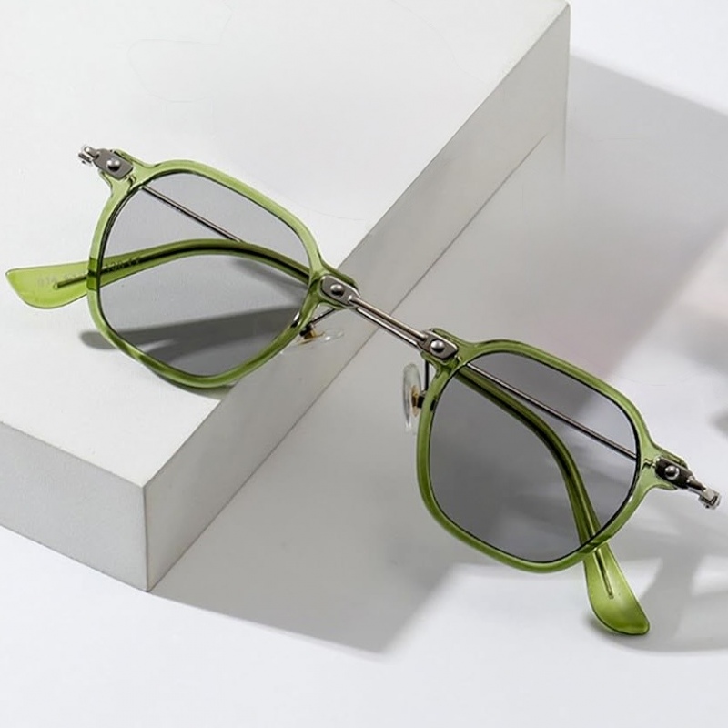 عینک آفتابی مدل Moca-914-Grn-Gry