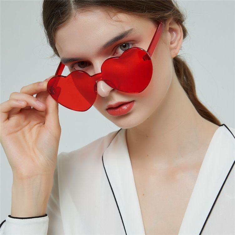 عینک آفتابی مدل Sertino-Heart-Red