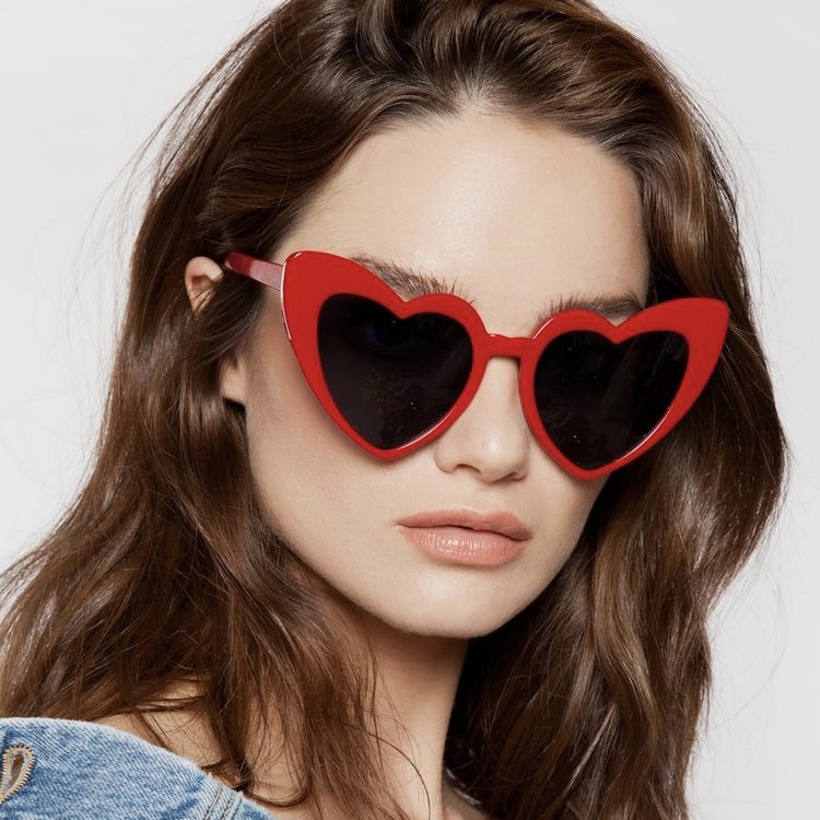 عینک آفتابی مدل Love-Heart-Red