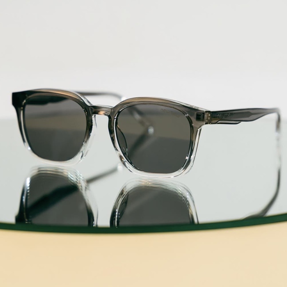 عینک آفتابی مدل Um-8811-Gry