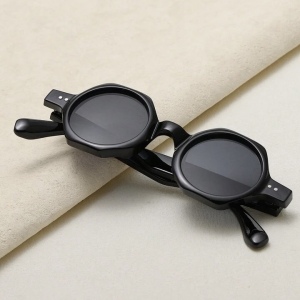 عینک آفتابی مدل Hellen-KO3B30 -3719-C1-Blc