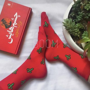 جوراب‌ ساق‌دار طرح کاکتوس قرمز