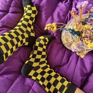 جوراب‌ ساق‌دار شطرنجی مشکی و زرد Ylo-02