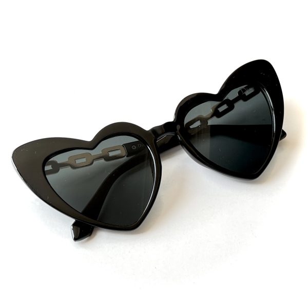 عینک آفتابی مدل Chain-Heart-Blc