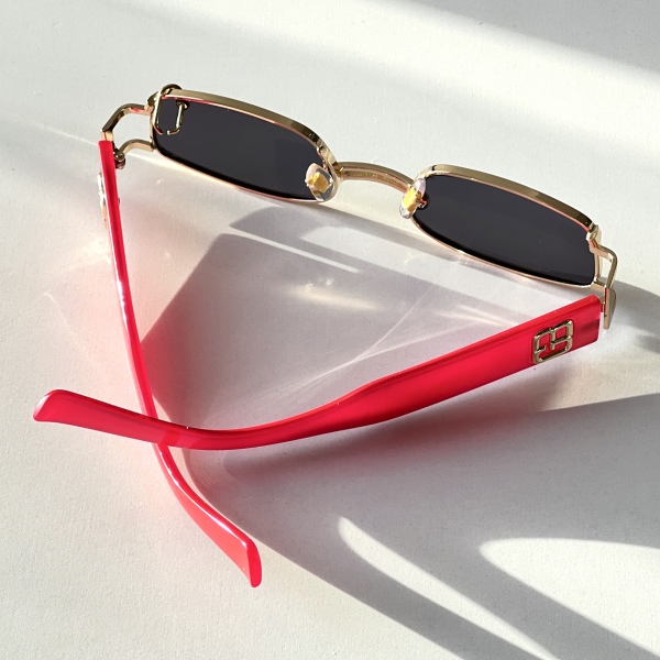 عینک آفتابی با دسته قرمز رنگ مدل Gw-8032-Red