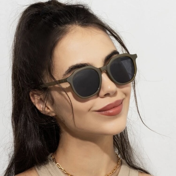 عینک آفتابی زیتونی‌رنگ مدل Zn-3580-C4-Olv