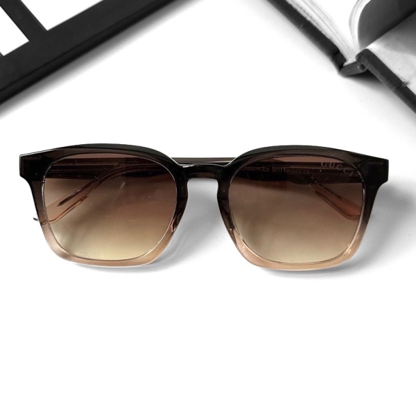 عینک آفتابی مدل Um-8811-Brn