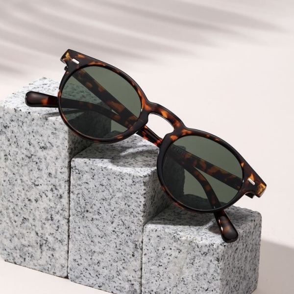 عینک آفتابی مدل Gmt-3358-KO3B57-C1-Leo