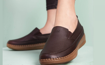 راهنمای کامل خرید کفش طبی: چرا و چگونه انتخاب کنیم؟