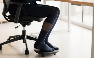 نجات از ورم و سنگینی پا: جوراب واریس برای کارمندان