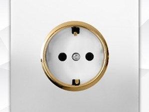 پریز برق ارت دار- UPS مدل کریستال سفید صنایع آسیا الکتریک