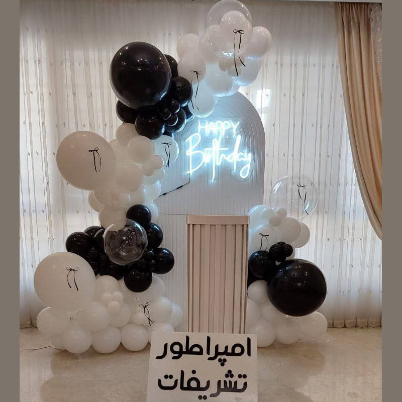 تم تولد سفید و مشکی