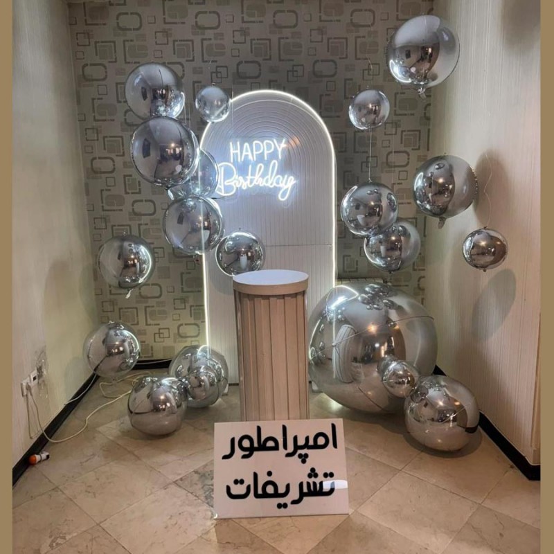 بادکنک آرایی  ترند تم اربز نقره ای