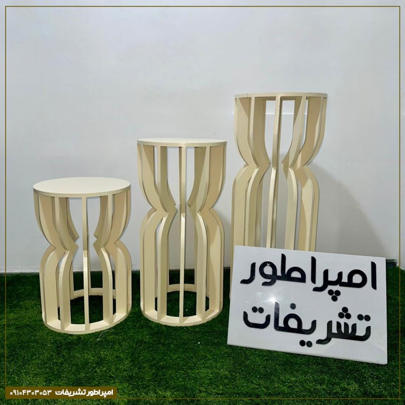 میز پروانه سه‌سایز (کرم)  رویای بال‌های رنگارنگ در جشن تولد