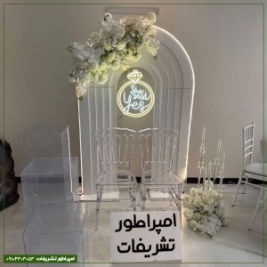 گل‌آرایی رز سفید لاکچری برای مراسم بله برون و تولد