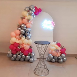 بادکنک آرایی همراه با گل آرایی