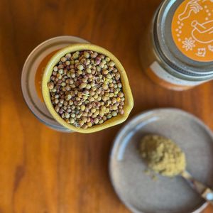 تخم گشنیز