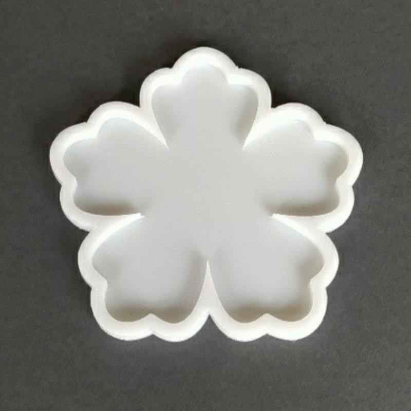 قالب سیلیکونی شیراز رزین گل پنچ پر در سه سایز(13.20.30)