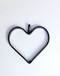 پلاک  مشکی رنگ ثابت  قلب بدون کفه