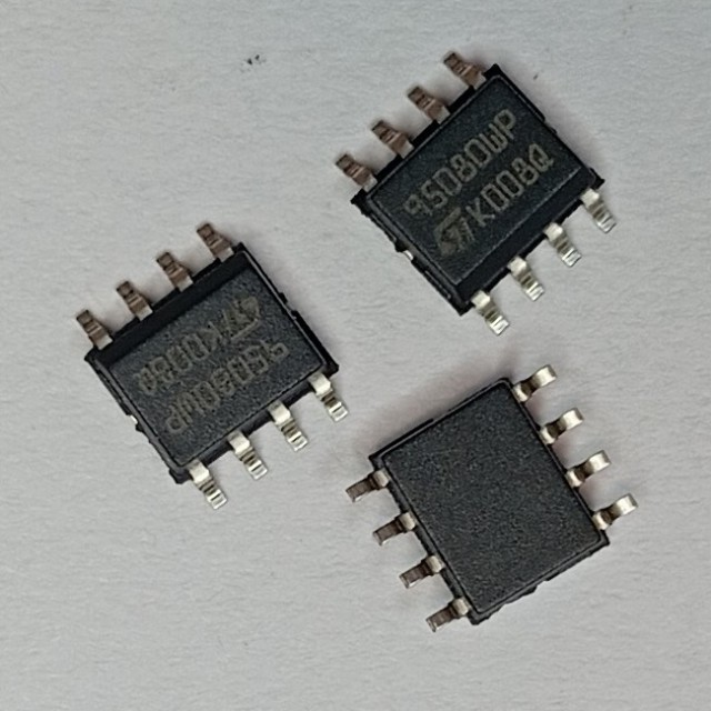 آی سی M95080 ایپیرام EEPROM