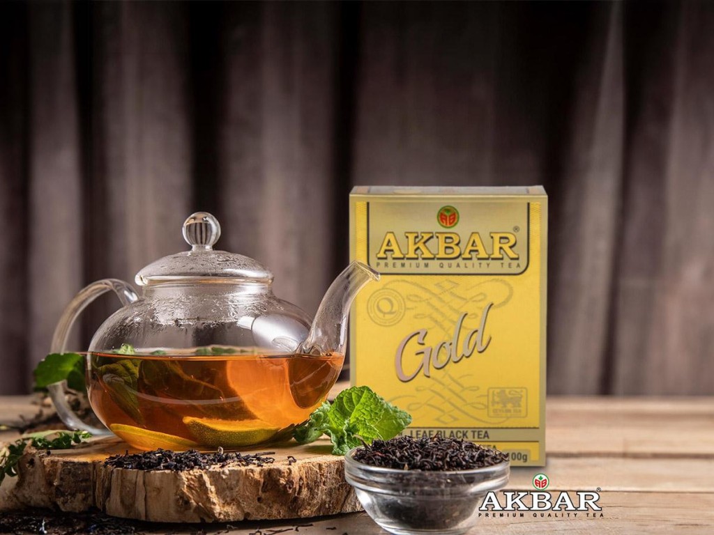 تفاوت چای مراکشی اکبر با چای سبز و چای سیاه معمولی؛ کدام چای انتخاب بهتری است؟