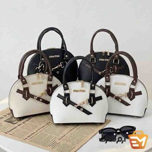 کیف زنانه میو میو نیم گرد کیفیت مستر وارداتی