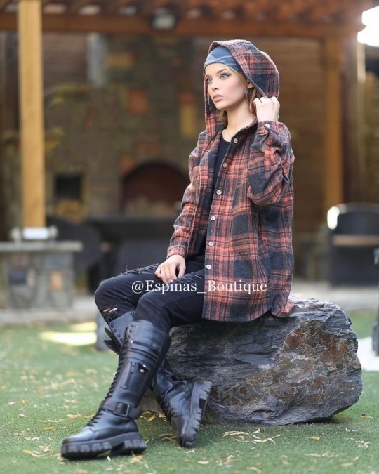 مانتو چهارخونه کلاه‌دار پشمی کد 22374