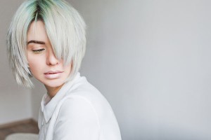 چیکار کنیم موهامون سفید نشه؟ (مطلب)