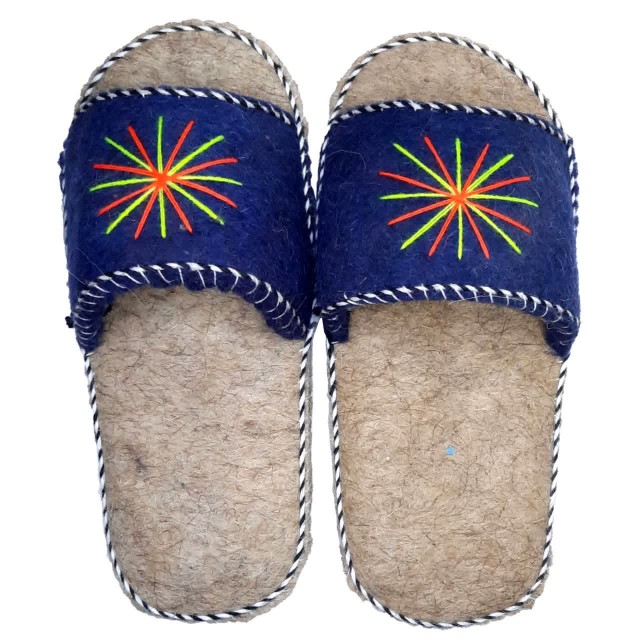 دمپایی نمدی مردانه رنگی جلو باز دور دوزی شده