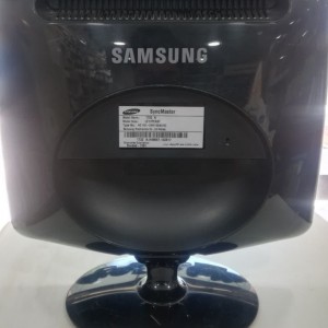 مانیتور استوک 17 اینچی سامسونگ مدل1732N- با ورودی VGA مناسب برای سیستم‌های دوربین و کارهای اداری ا فلاح نت