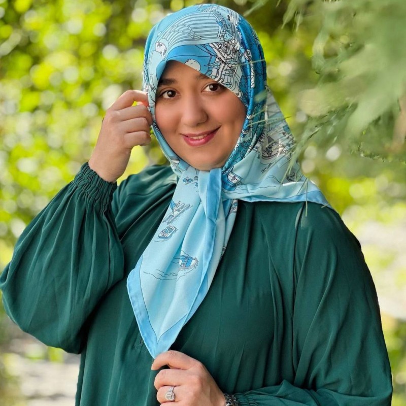 روسری ابریشم توییل وارداتی (دور دست دوز)