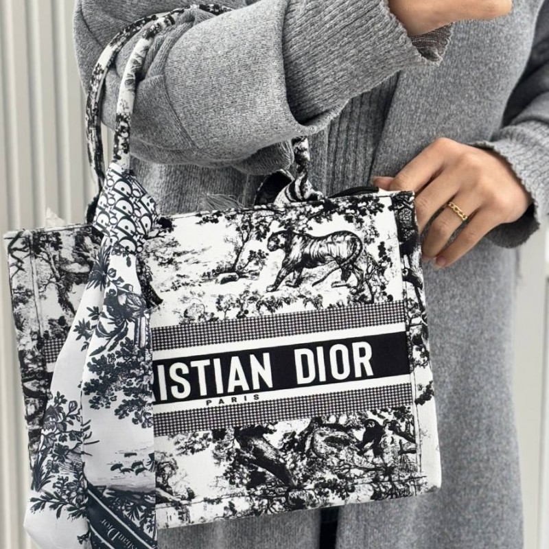 کیف christian dior