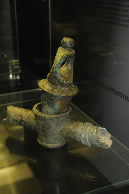 شیرآلات فلزی ابتدایی در تمدن روم