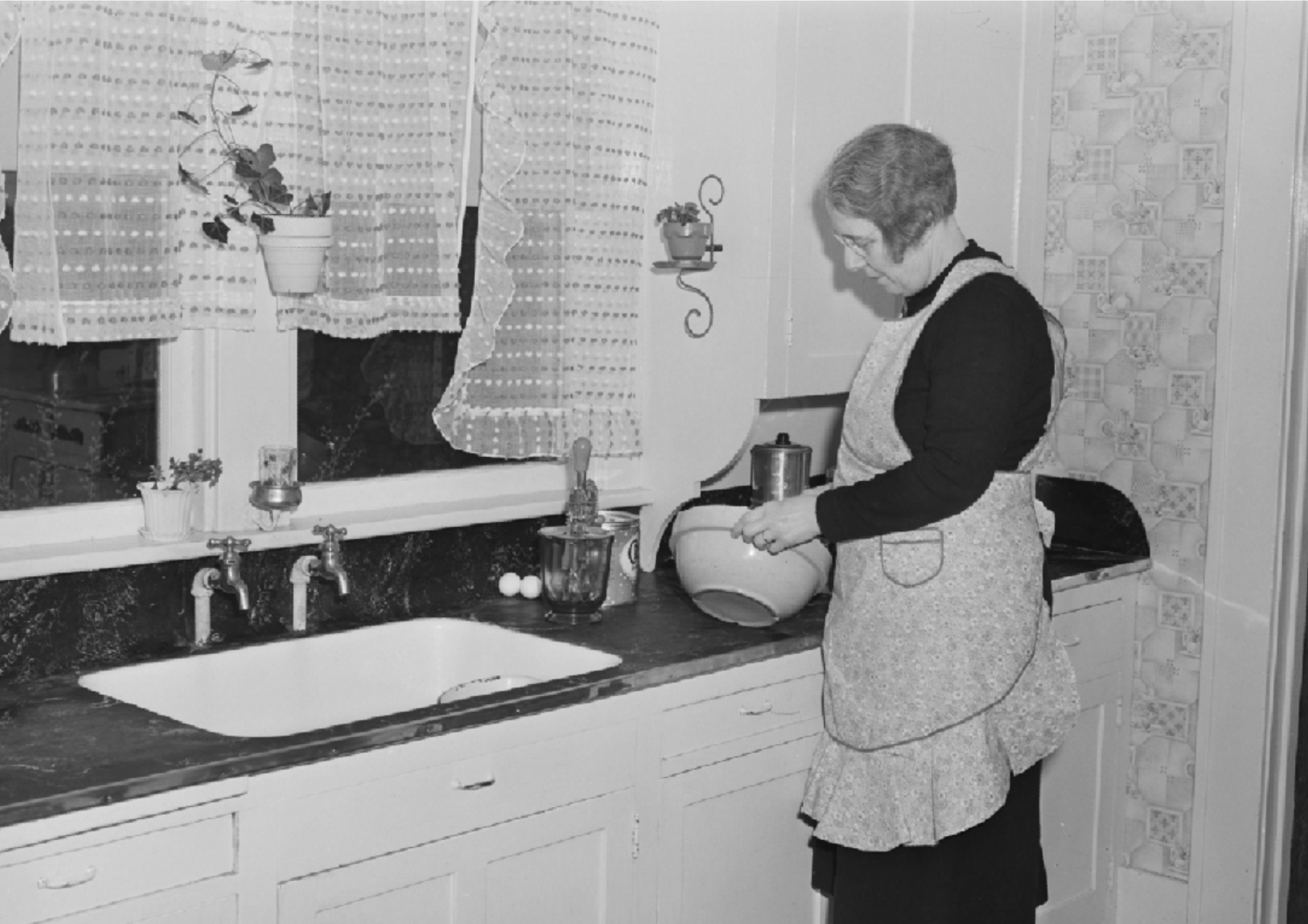 شیر پیچی قدیمی با دو دستگیره