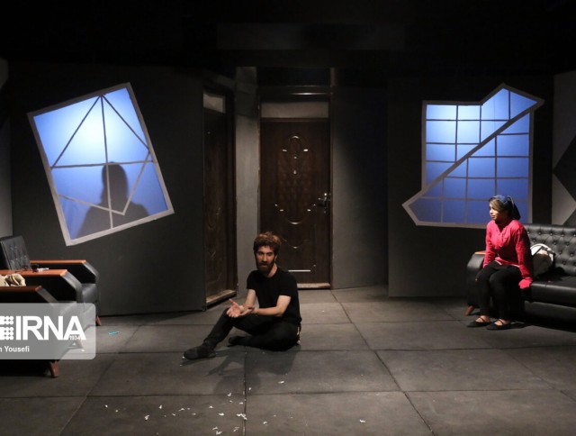 پایان خرداد، آخرین فرصت متقاضیان اجرای حرفه‌ای آثار در تئاتر شهر