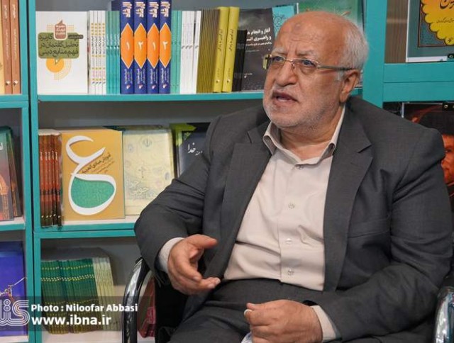 عضو هیئت امنای مؤسسه خانه کتاب و ادبیات ایران به ایبنا گفت؛ سیاست‌های جدید در برگزاری نمایشگاه کتاب تهران به اقتصاد کتاب‌فروشی‌ها کمک می‌کند