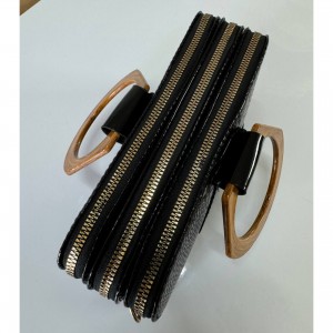 کیف پاسپورتی زنانه کد 015