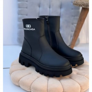 نیم بوت بالنسیگا    کد1184